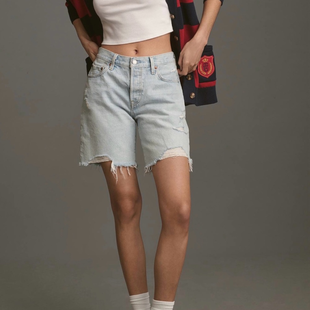 Levi’s 90s Short - Picture 3 of 3
